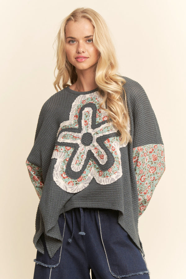 Davi & Dani Waffle Knit Multi-flower Print Sleeves Top