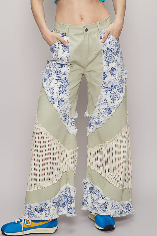 POL floral print casual jeans with crochet contrast detailing and relaxed fit